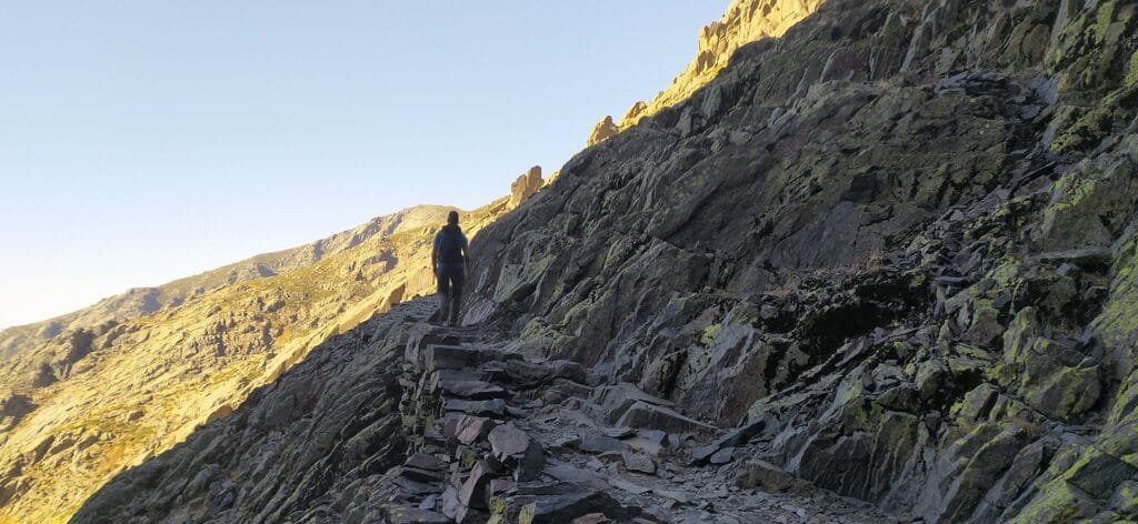 Subir a la Mira de Gredos por las zetas