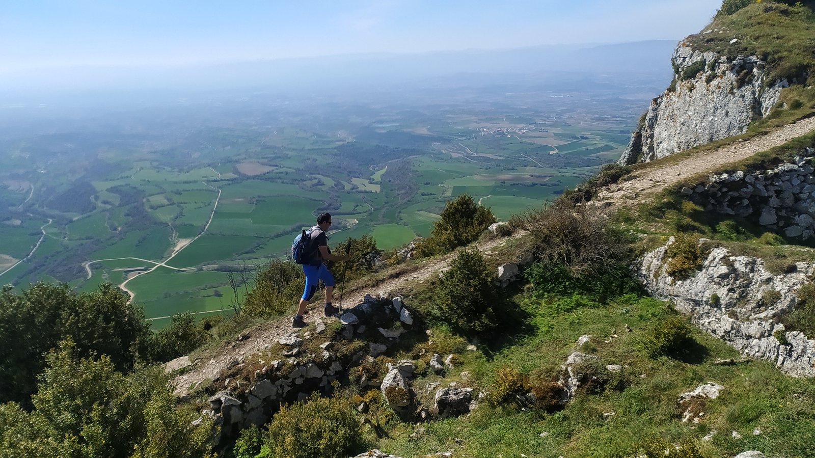 Circular al Castillo de Lapoblación