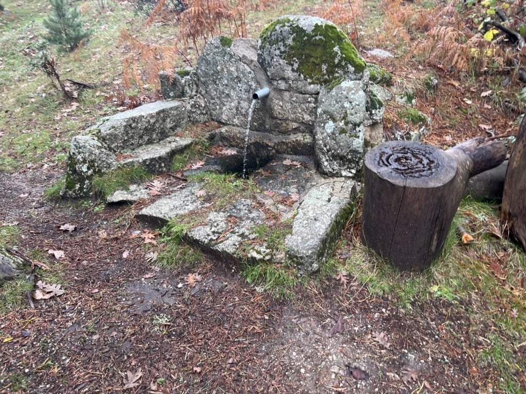 Fuente de tres varas